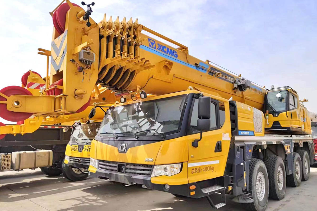 Xe cẩu 100 tấn XCMG