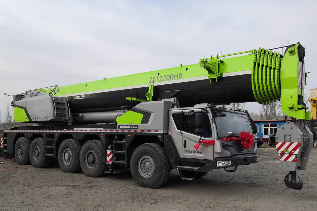 Xe cẩu 220 tấn Zoomlion