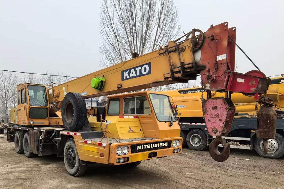 Xe cẩu chuyên dụng 25 tấn Kato