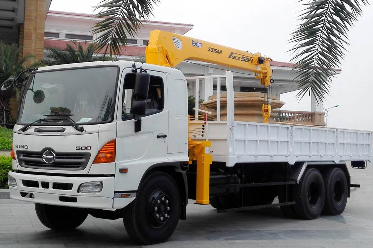 Xe cẩu tự hành 6 tấn (Hino & Soosan)