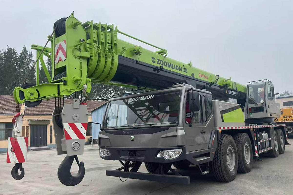 Xe cẩu chuyên dụng 80 tấn Zoomlion