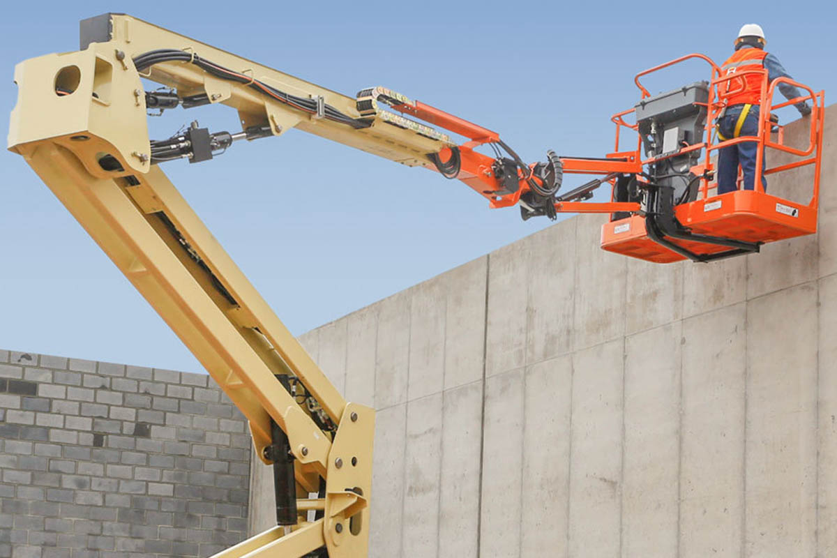 Cẩu nâng người hỗ trợ công trình xây dựng